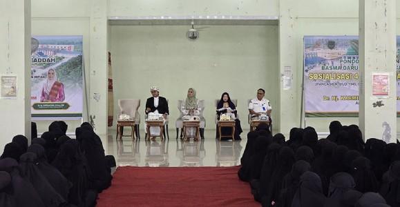 Sosialisasi 4 Pilar Kebangsaan, Dr Karmila Sari Ingatkan Santriwati Pentingnya Mengenal Jati Diri Bangsa